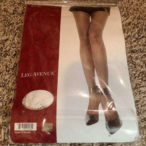 Leg Avenue fishnet pantyhose, style 9001Q, color white, Plus Size - Picture 1 of 10